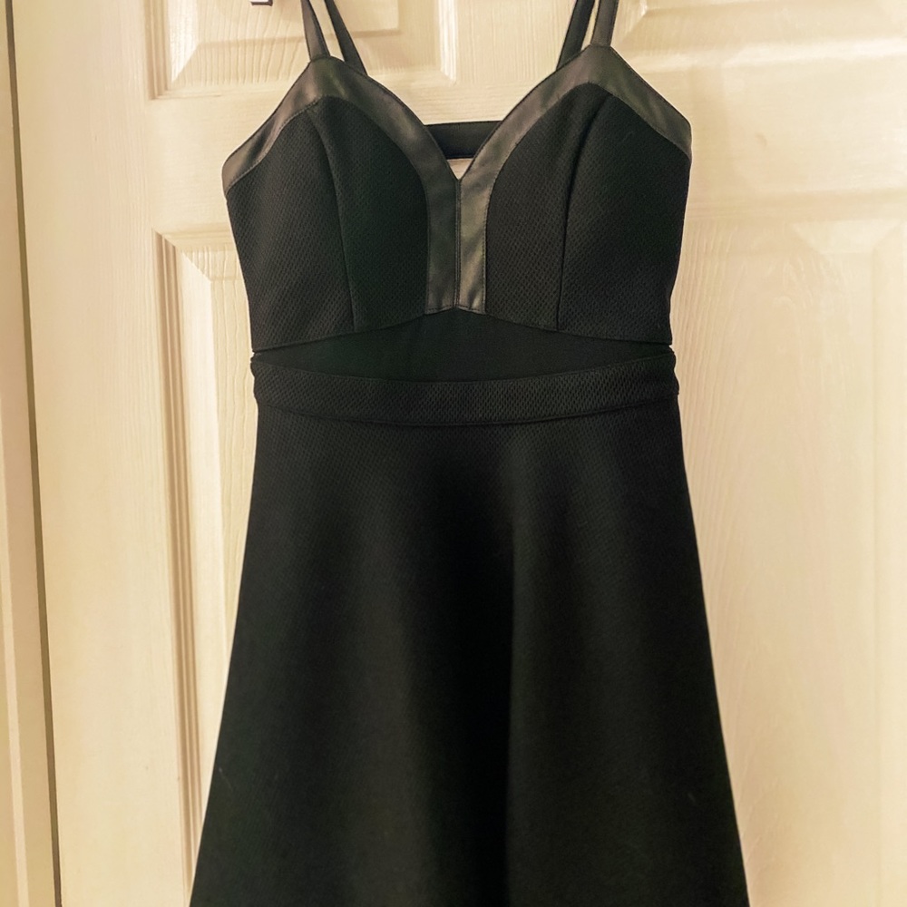 Bebe black dress (The little black dress). - Picture 2 of 9